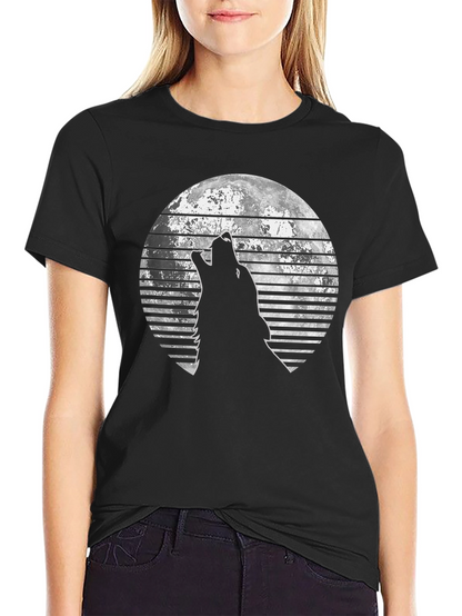 Wolf Howling at the Moon Graphic T-Shirt