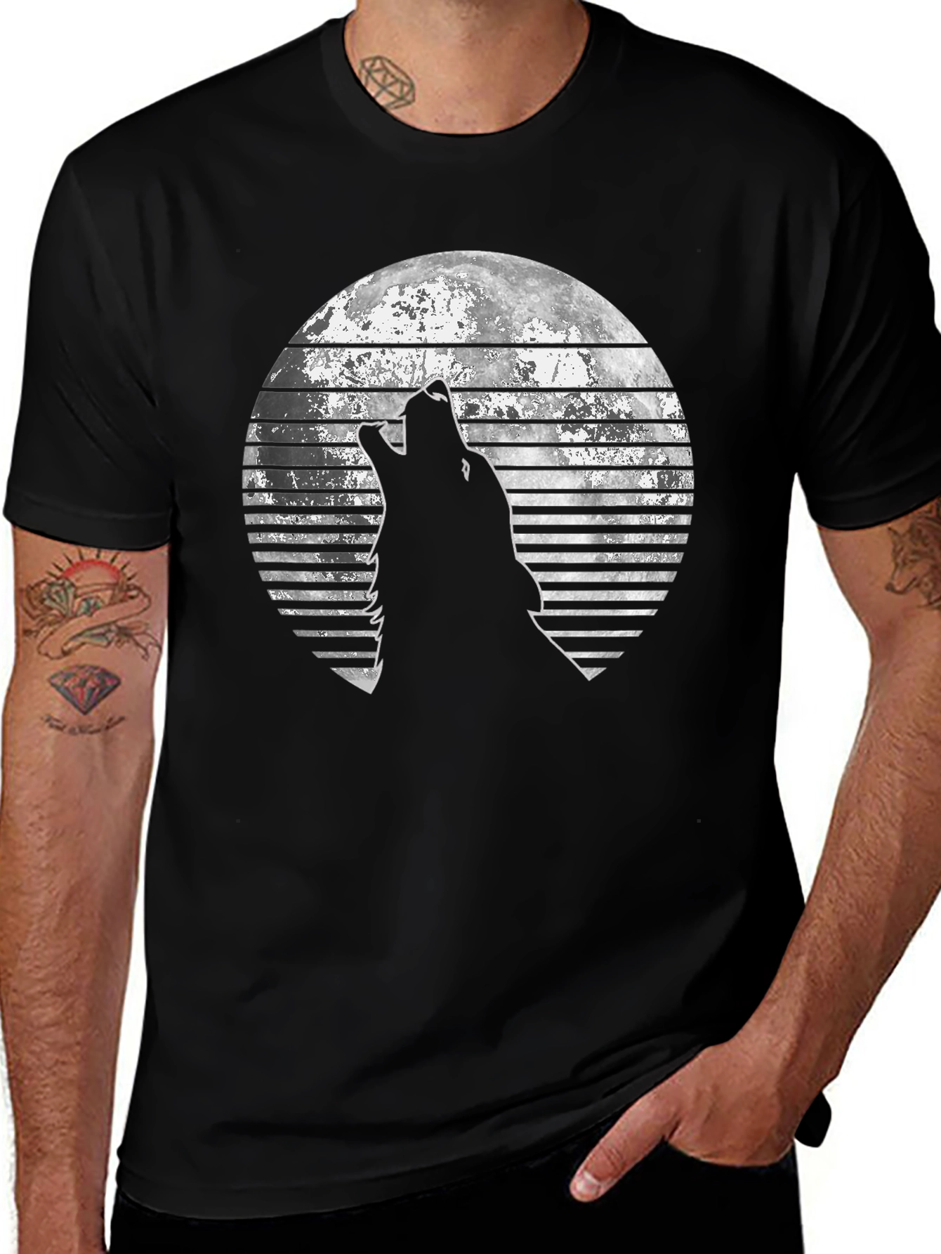 Wolf Howling at the Moon Graphic T-Shirt